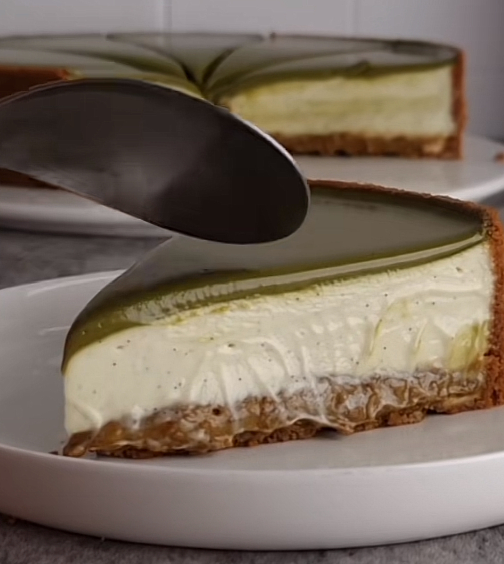 No-Bake Pistachio Vanilla Cheesecake